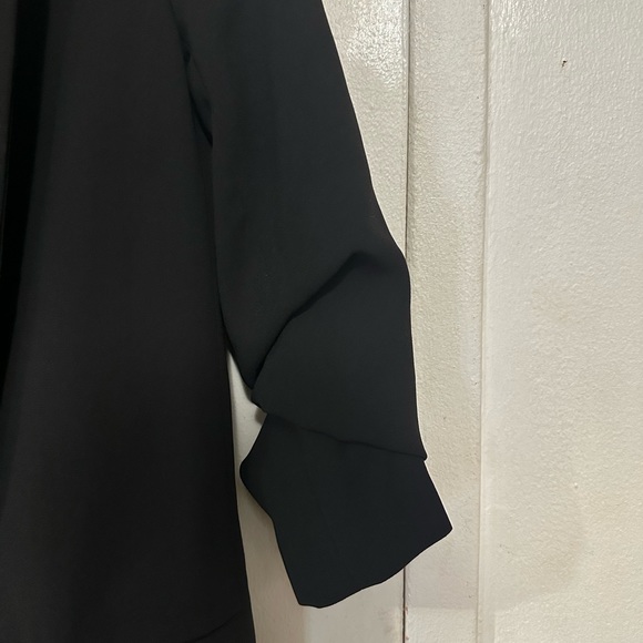 Women’s Blazer - Picture 3 of 3